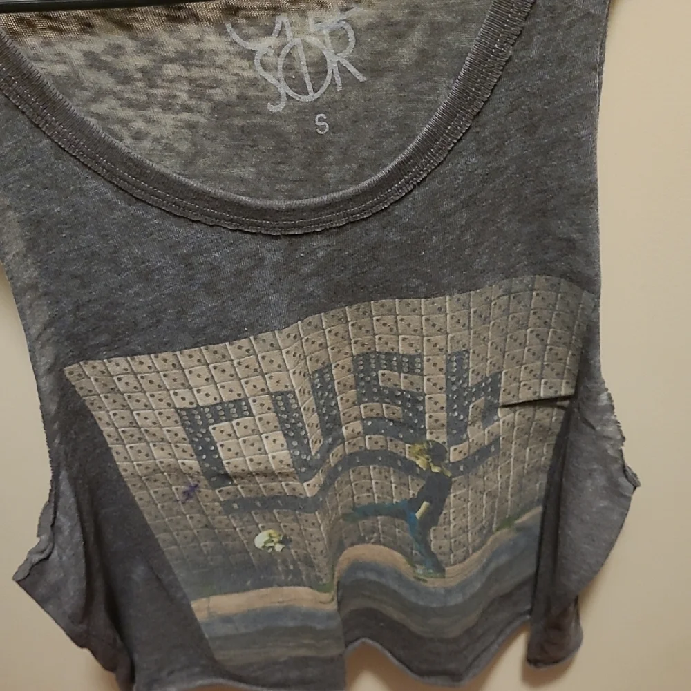 Chaser Gray Graphic Tank Top - Picture 6 of 6